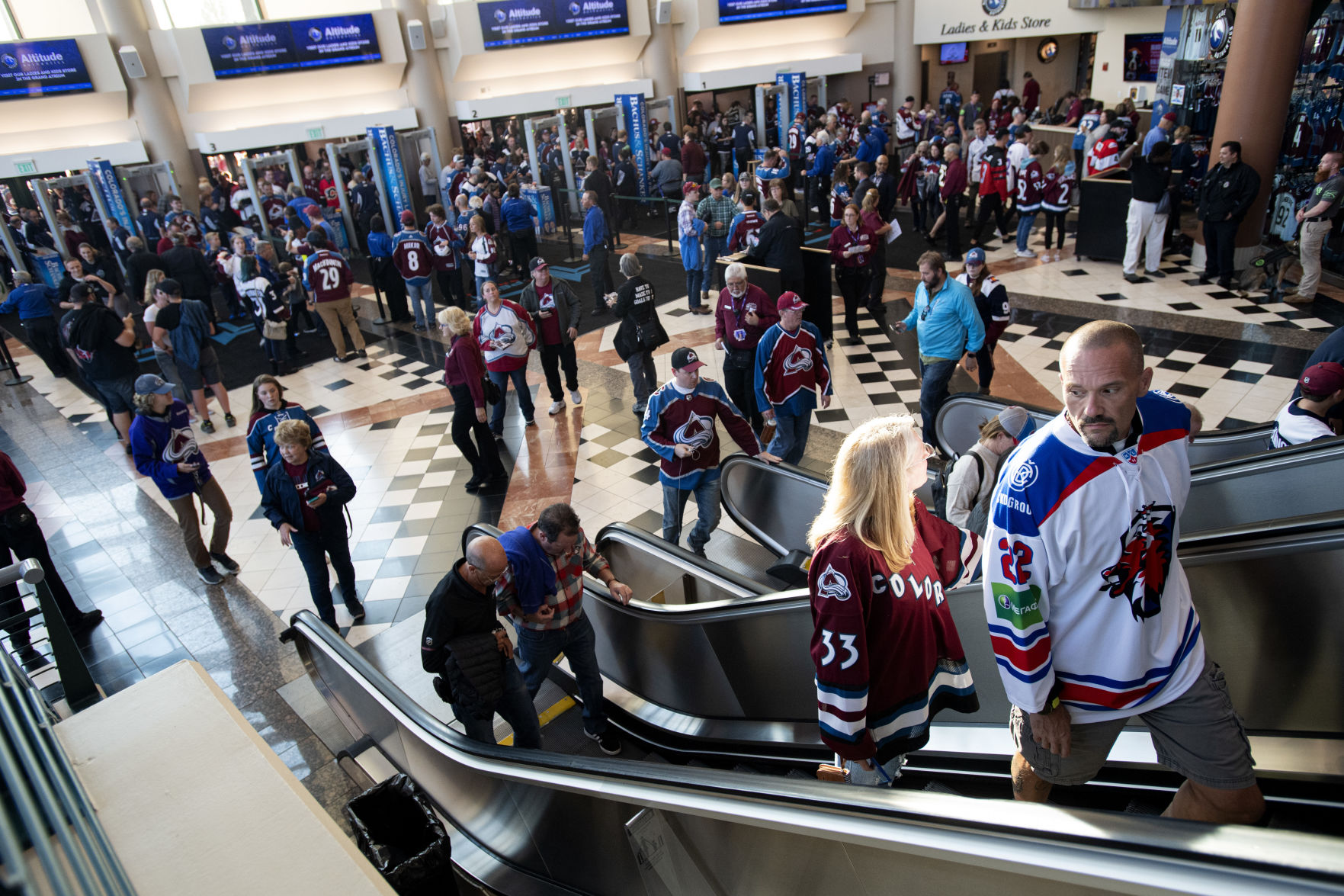 10_03_19 avs flames0044.jpg